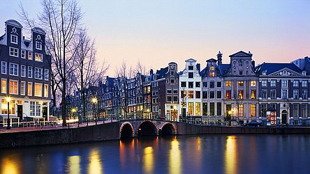 Amsterdam-Netherlands1-720x1280_c2f3ae9b07.jpg